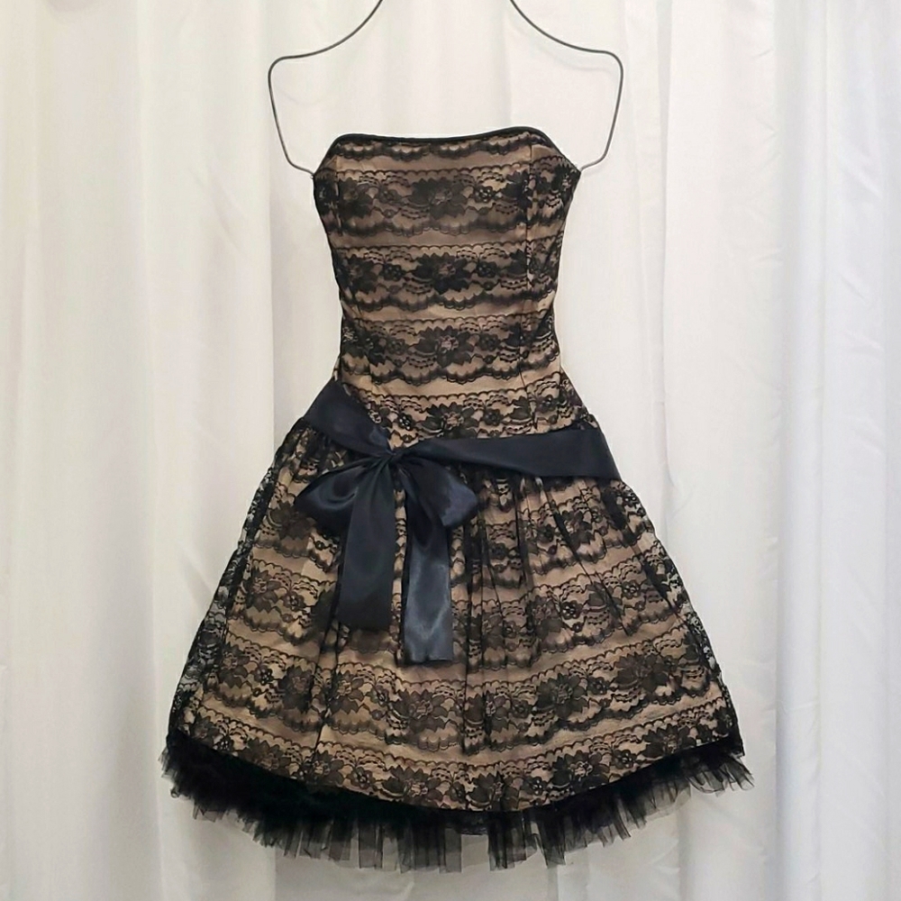 Jessica McClintock Gunne Sax Nude Lace Dress